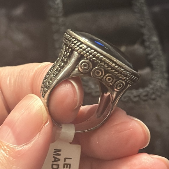 Round Black Stone Engraved Metal Fashion Ring SZ.7 - Picture 6 of 6